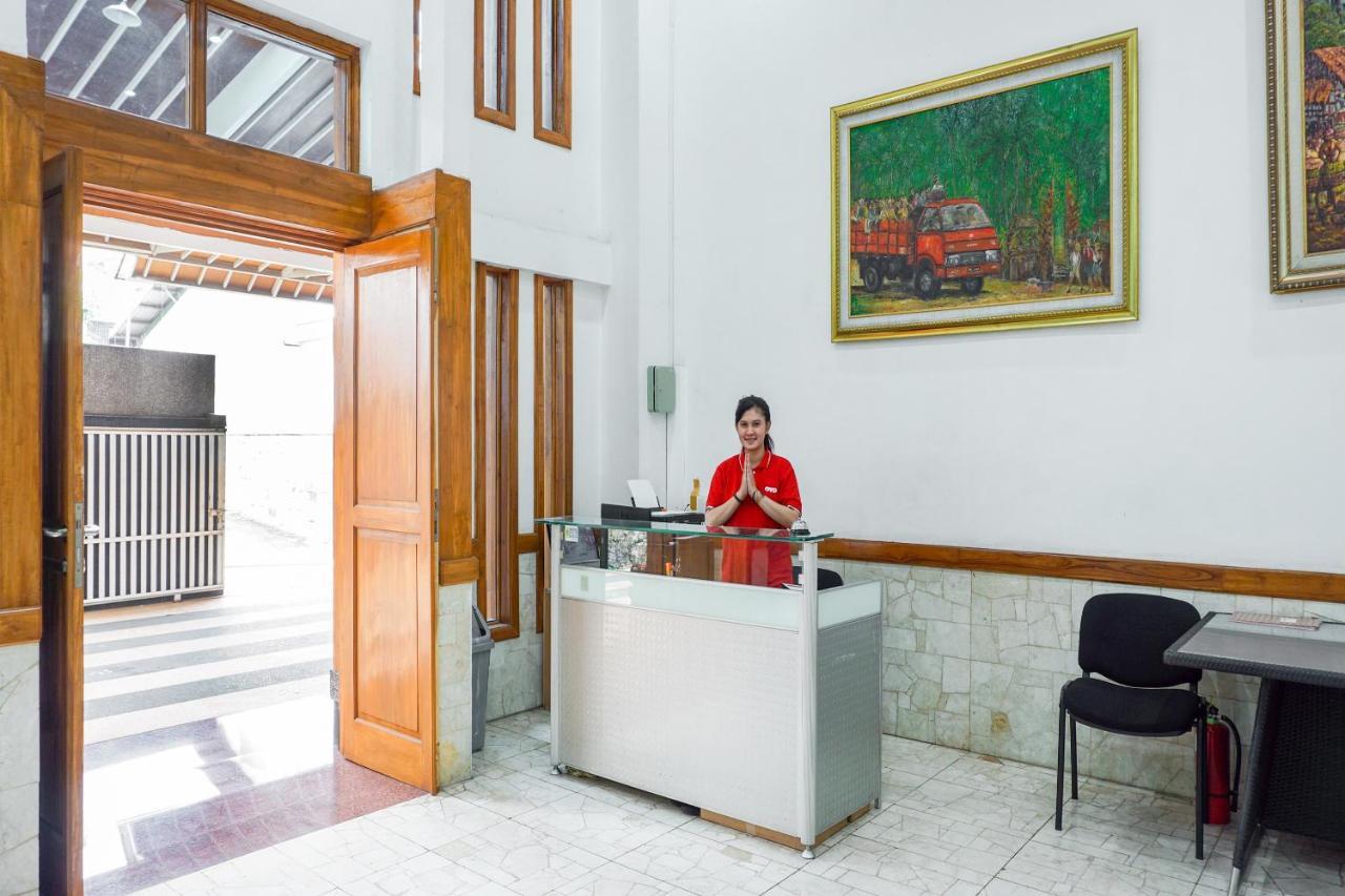 Oyo 1209 Tirtasari Nice Guesthouse Bandung Exterior foto