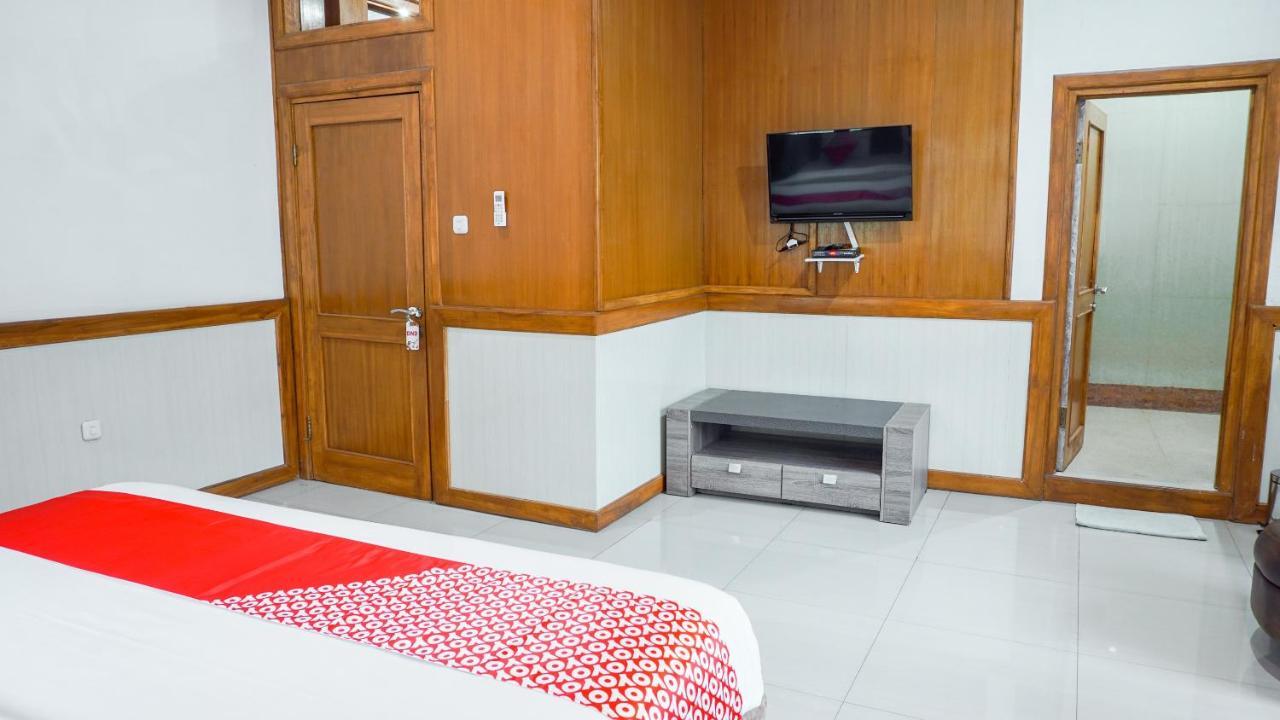 Oyo 1209 Tirtasari Nice Guesthouse Bandung Exterior foto