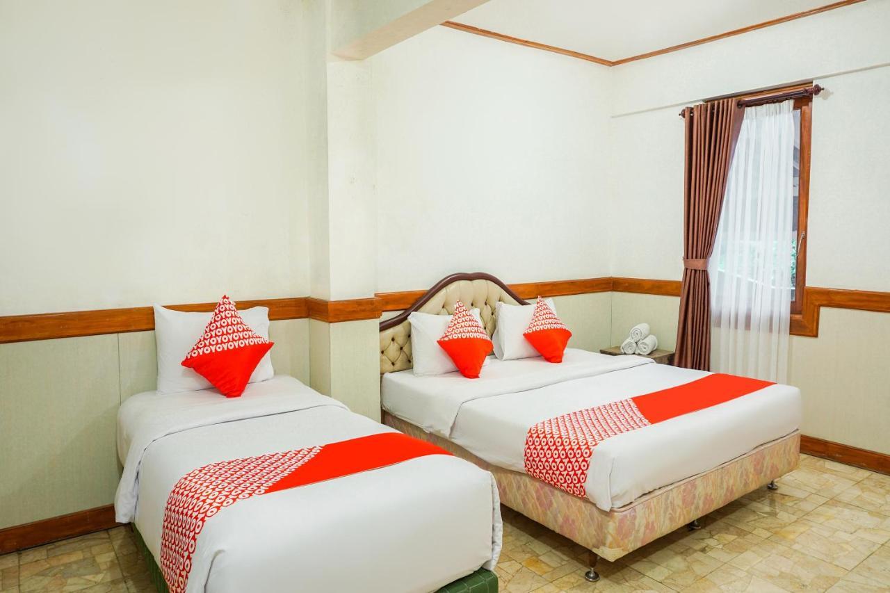 Oyo 1209 Tirtasari Nice Guesthouse Bandung Exterior foto